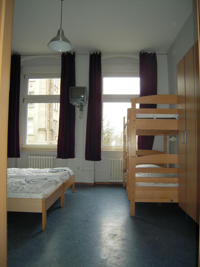 Happy Go Lucky Hotel + Hostel Schoneberg เบอร์ลิน ภายนอก รูปภาพ