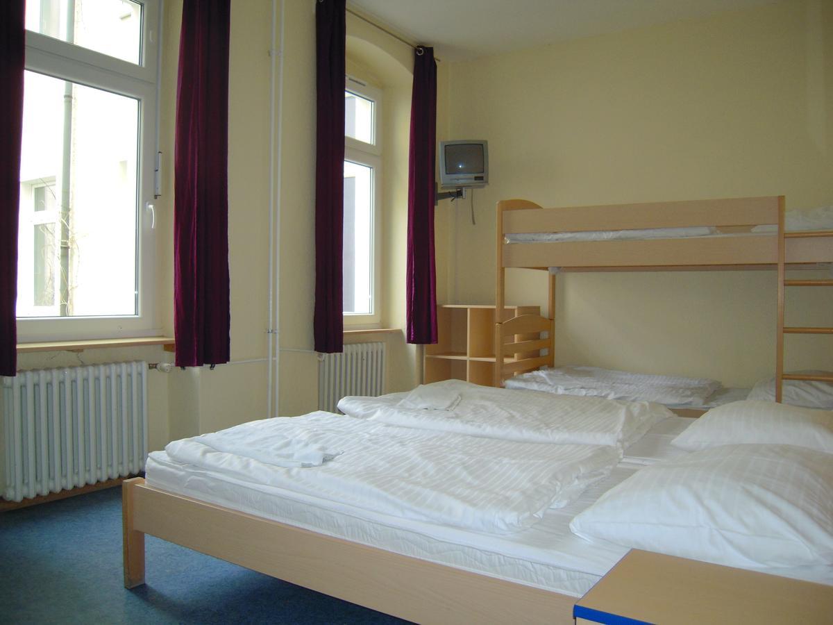 Happy Go Lucky Hotel + Hostel Schoneberg เบอร์ลิน ภายนอก รูปภาพ