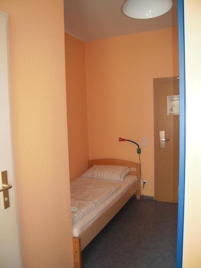 Happy Go Lucky Hotel + Hostel Schoneberg เบอร์ลิน ภายนอก รูปภาพ