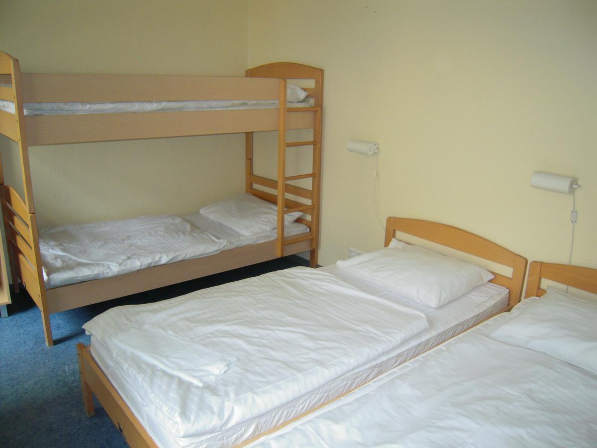 Happy Go Lucky Hotel + Hostel Schoneberg เบอร์ลิน ภายนอก รูปภาพ