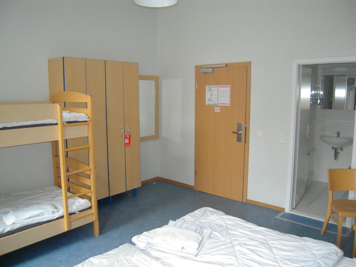 Happy Go Lucky Hotel + Hostel Schoneberg เบอร์ลิน ภายนอก รูปภาพ