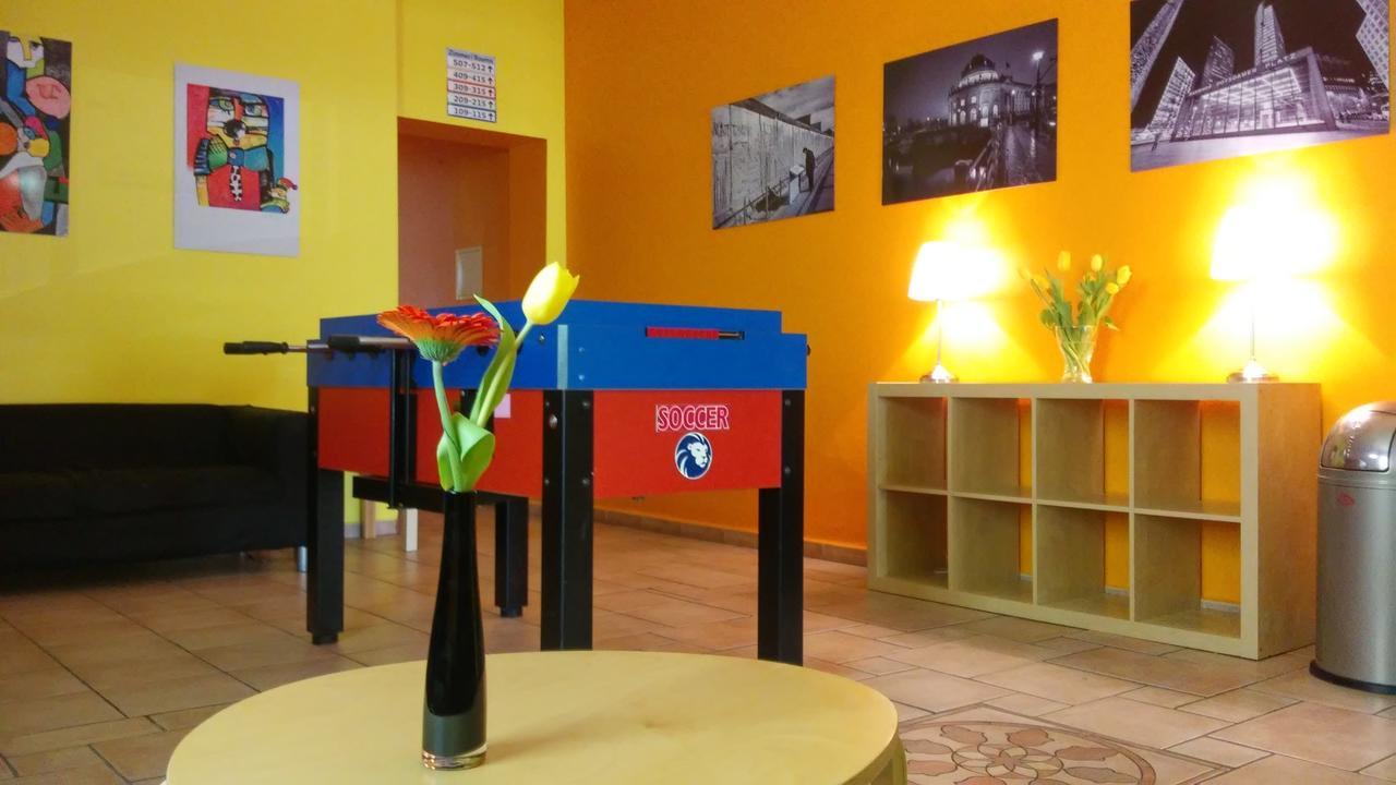 Happy Go Lucky Hotel + Hostel Schoneberg เบอร์ลิน ภายนอก รูปภาพ
