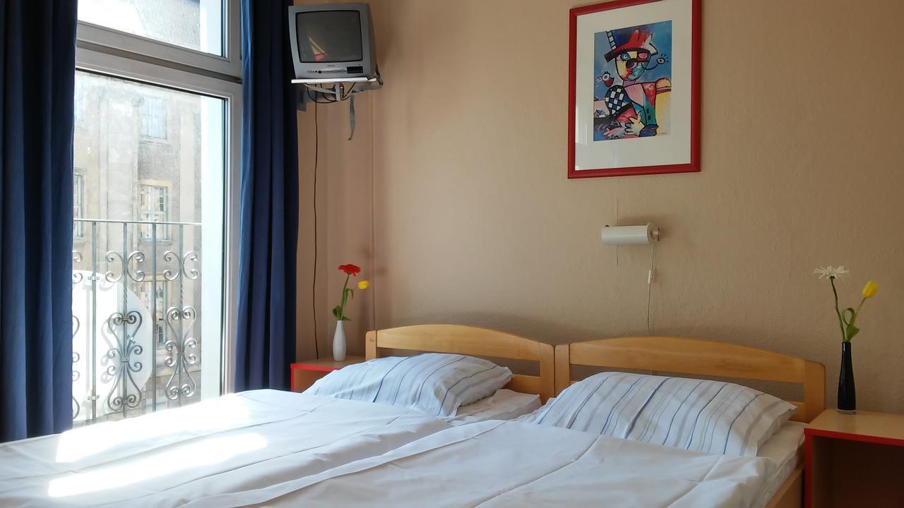 Happy Go Lucky Hotel + Hostel Schoneberg เบอร์ลิน ภายนอก รูปภาพ